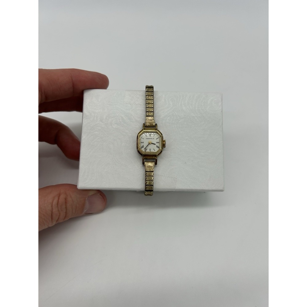 Vintage Caravelle Bulova Womens Watch Gold Tone Octagon Expansion Band 1970s